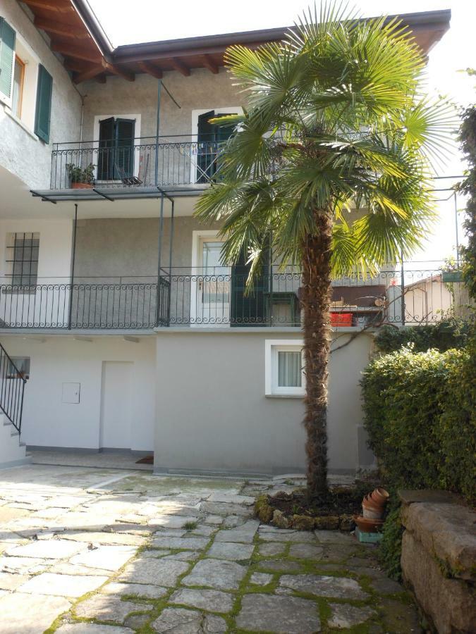 Апартаменты Il Vecchio Cortile Манделло-дель-Ларио Экстерьер фото